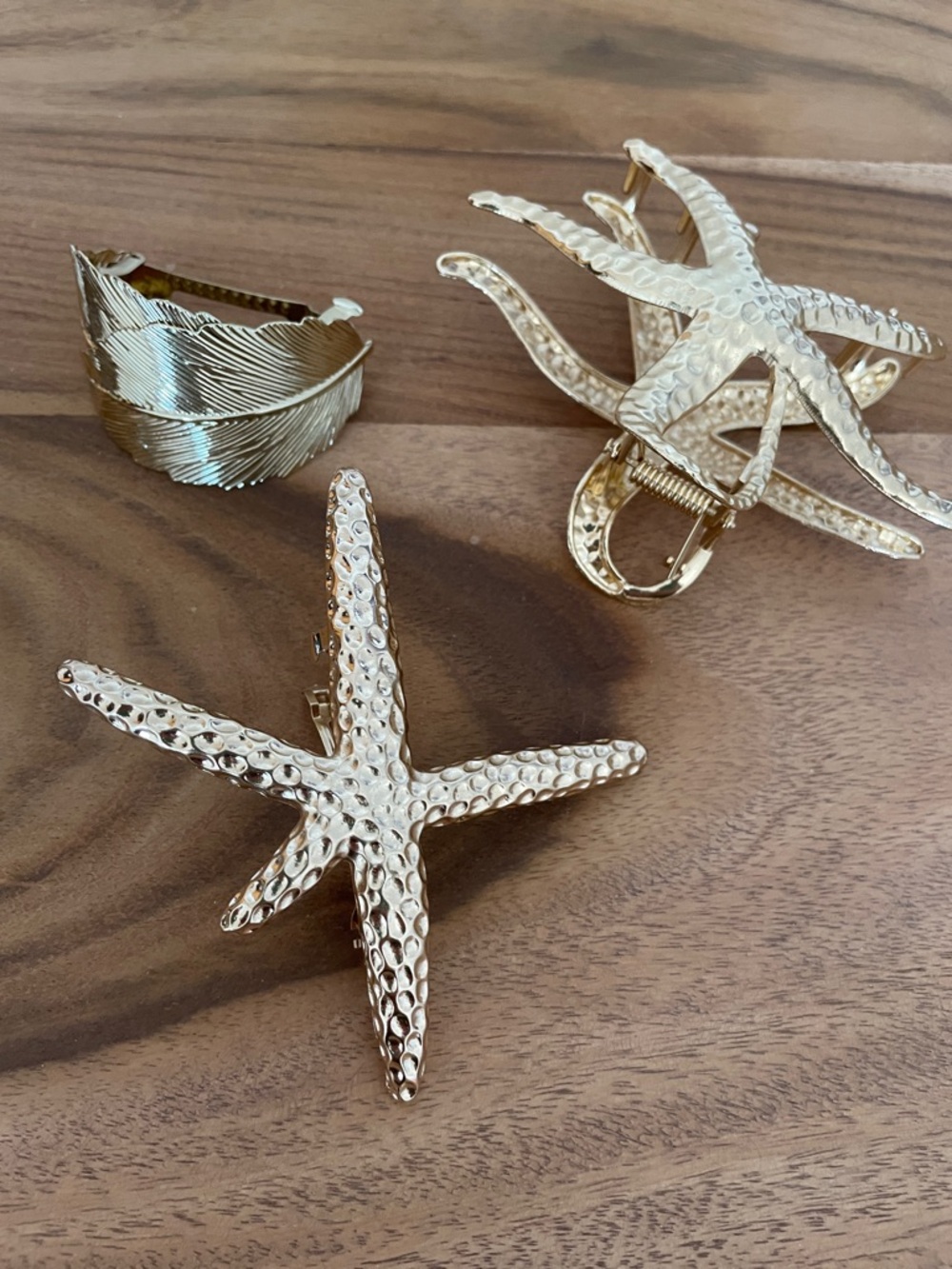 Amazing Gold Starfish Hair Clips Set  - Women's Beach-Inspired Accessory NWOT